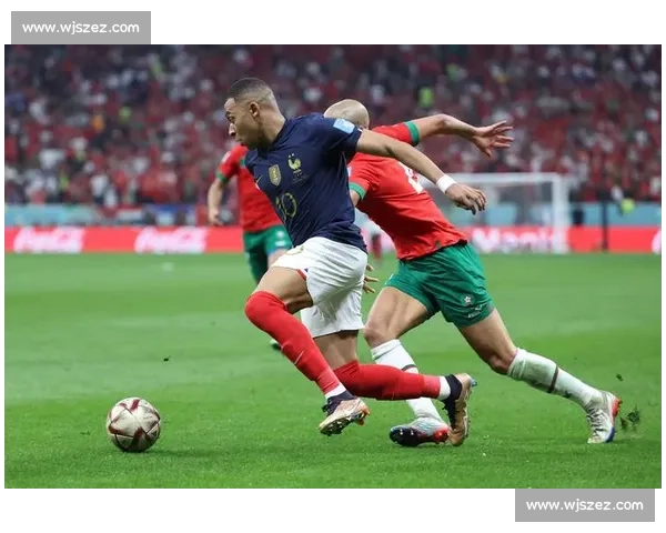 南北对垒:绿茵场上的坚韧攻守战 南北对垒:绿茵场上的坚韧攻守战